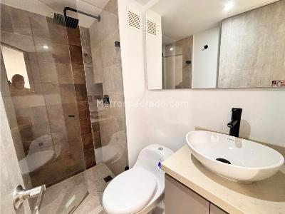 Apartamento de 3 alcobas en venta en Loma De San Jose, Sabaneta, 57 m² · foto 18 de 20