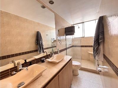 Apartamento de 3 alcobas en venta en El Poblado, Medellín, 133 m² · foto 6 de 20