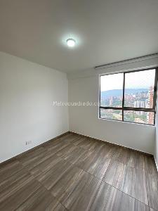 Apartamento de 2 alcobas en venta en Belen Loma De Los Bernal, Medellín, 84 m² · foto 10 de 13