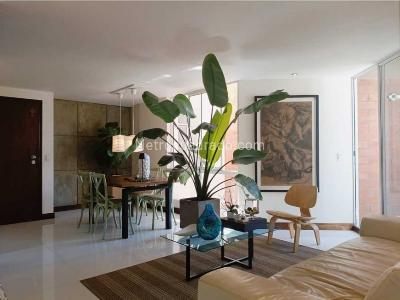 Apartamento en venta en Loma De Los Bernal, Medellín · foto 2 de 19