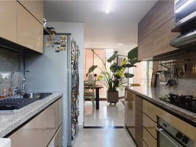 Apartamento en venta en Loma De Los Bernal, Medellín · foto 5 de 19