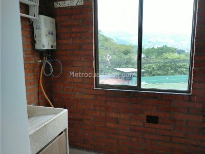 Apartamento en venta en La Almeria, Medellín · foto 4 de 17