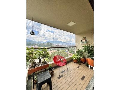 Apartamento en venta en Loma De Los Bernal, Medellín · foto 2 de 20