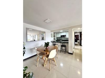 Apartamento en venta en Loma De Los Bernal, Medellín · foto 3 de 20