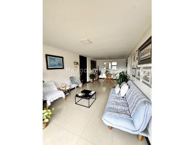 Apartamento en venta en Loma De Los Bernal, Medellín · foto 8 de 20