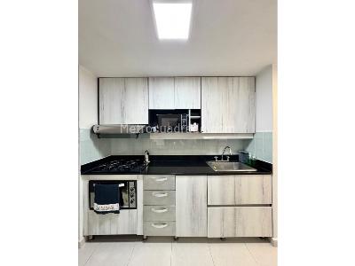 Apartamento en venta en Loma De Los Bernal, Medellín · foto 10 de 20