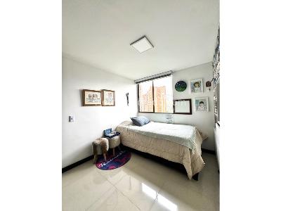Apartamento en venta en Loma De Los Bernal, Medellín · foto 18 de 20