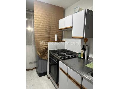 Apartamento de 1 alcoba en venta en Loma De Los Bernal, Medellín, 38 m² · foto 4 de 17