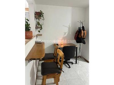Apartamento de 1 alcoba en venta en Loma De Los Bernal, Medellín, 38 m² · foto 6 de 17