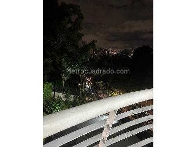 Apartamento de 1 alcoba en venta en Loma De Los Bernal, Medellín, 38 m² · foto 9 de 17