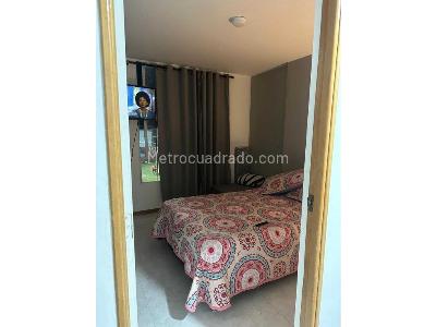 Apartamento de 1 alcoba en venta en Loma De Los Bernal, Medellín, 38 m² · foto 10 de 17
