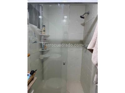 Apartamento de 1 alcoba en venta en Loma De Los Bernal, Medellín, 38 m² · foto 16 de 17