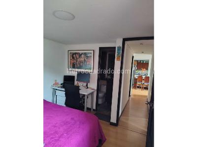 Apartamento en venta en Loma De Los Bernal, Medellín · foto 5 de 20