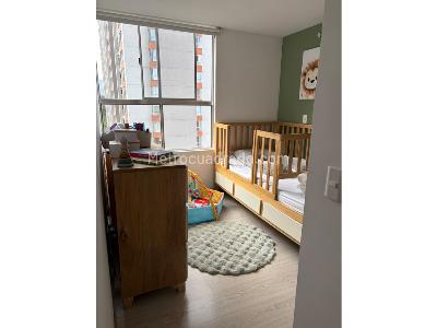 Apartamento de 2 alcobas en venta en Loma De Los Bernal, Medellín, 71 m² · foto 2 de 20