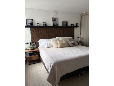 Apartamento de 2 alcobas en venta en Loma De Los Bernal, Medellín, 71 m² · foto 5 de 20
