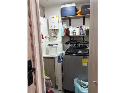 Apartamento de 2 alcobas en venta en Loma De Los Bernal, Medellín, 71 m² · foto 16 de 20