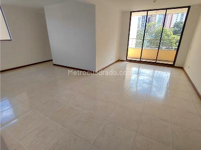 Apartamento de 3 alcobas en venta en Loma De Los Bernal, Medellín, 84 m² · foto 8 de 20