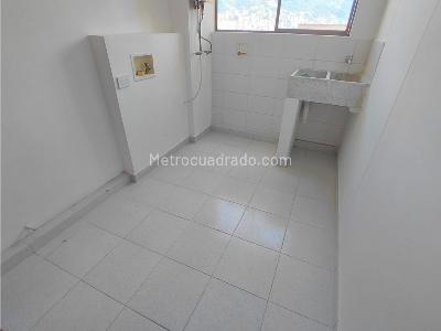 Apartamento de 3 alcobas en venta en Loma De Los Bernal, Medellín, 84 m² · foto 9 de 20