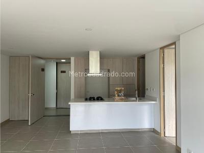 Apartamento en venta en Loma De Las Brujas, Envigado · foto 4 de 20