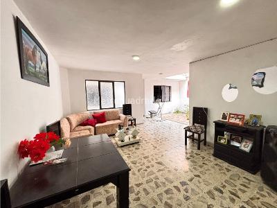 Casa de 4 alcobas en venta en Buenos Aires, Medellín, 153 m² · foto 13 de 18