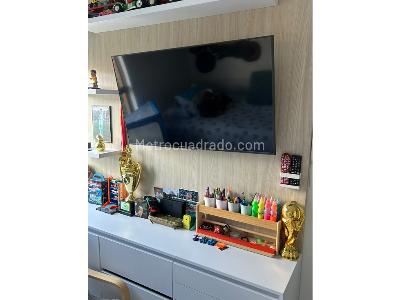 Apartamento de 2 alcobas en venta en Loma De Los Bernal, Medellín, 68 m² · foto 10 de 19