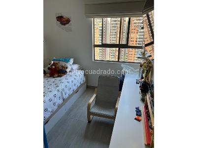 Apartamento de 2 alcobas en venta en Loma De Los Bernal, Medellín, 68 m² · foto 13 de 19