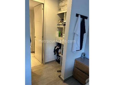 Apartamento de 2 alcobas en venta en Loma De Los Bernal, Medellín, 68 m² · foto 15 de 19