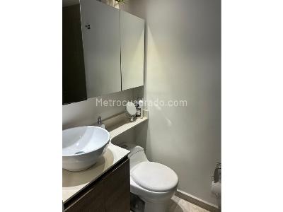 Apartamento de 2 alcobas en venta en Loma De Los Bernal, Medellín, 68 m² · foto 17 de 19