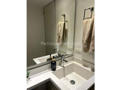 Apartamento de 2 alcobas en venta en Loma De Los Bernal, Medellín, 68 m² · foto 9 de 19