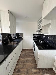 Apartamento de 2 alcobas en venta en Belen Loma De Los Bernal, Medellín, 68 m² · foto 3 de 18