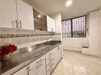 Apartamento de 4 alcobas en venta en Loma Del Indio, Medellín, 80 m² · foto 3 de 20