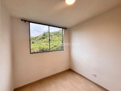 Apartamento de 4 alcobas en venta en Loma Del Indio, Medellín, 80 m² · foto 6 de 20
