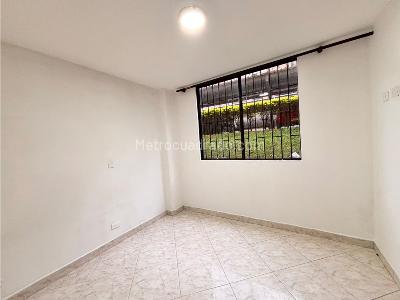 Apartamento de 4 alcobas en venta en Loma Del Indio, Medellín, 80 m² · foto 7 de 20