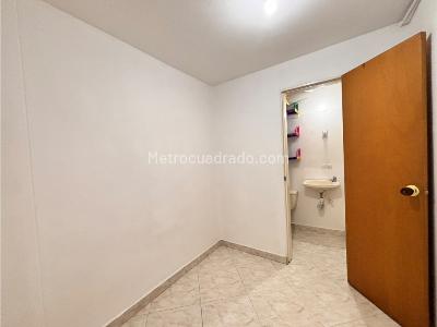 Apartamento de 4 alcobas en venta en Loma Del Indio, Medellín, 80 m² · foto 10 de 20