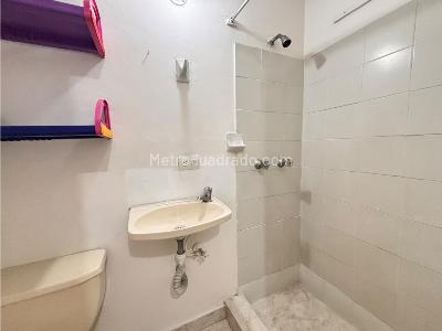 Apartamento de 4 alcobas en venta en Loma Del Indio, Medellín, 80 m² · foto 19 de 20