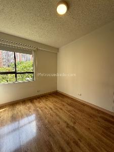 Apartamento de 3 alcobas en venta en Belen Loma De Los Bernal, Medellín, 80 m² · foto 10 de 15
