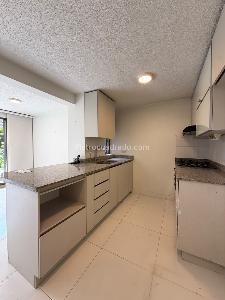 Apartamento de 3 alcobas en venta en Belen Loma De Los Bernal, Medellín, 80 m² · foto 2 de 15