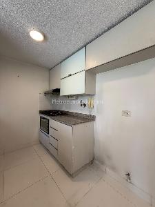 Apartamento de 3 alcobas en venta en Belen Loma De Los Bernal, Medellín, 80 m² · foto 4 de 15
