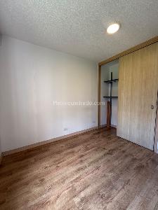 Apartamento de 3 alcobas en venta en Belen Loma De Los Bernal, Medellín, 80 m² · foto 7 de 15