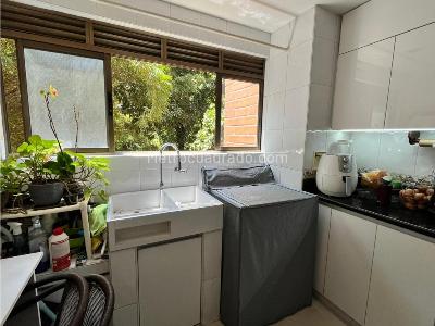 Apartamento en venta en El Poblado, Medellín · foto 6 de 13