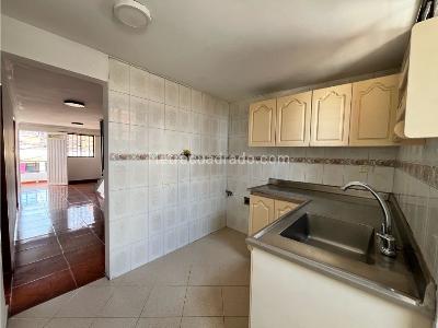 Casa de 3 alcobas en venta en Manrique, Medellín, 67 m² · foto 5 de 19