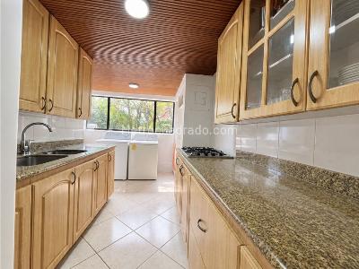 Apartamento en venta en El Poblado, Medellín · foto 4 de 11