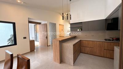 Casa de 5 alcobas en venta en Ciudad Jardin, Cali, 600 m² · foto 2 de 20
