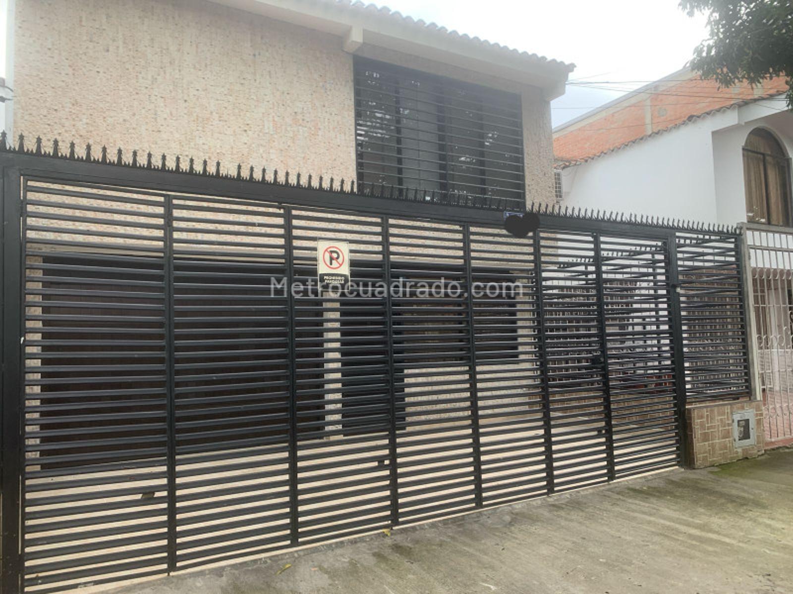 Casa de 4 habitaciones en venta en Urbanizacion la Merced, Cali — imagen 1 de 20
