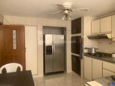 Casa de 4 alcobas en venta en Urbanizacion La Merced, Cali, 220 m² · foto 8 de 20
