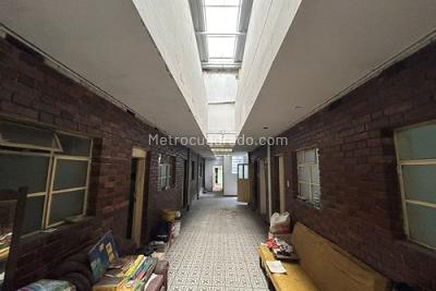 Casa de 5 alcobas en venta en San Isidro, Bogotá, 680 m² · foto 2 de 19