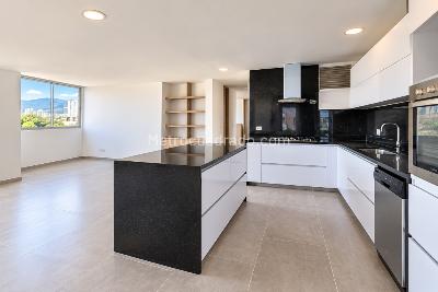 Apartamento de 3 alcobas en venta en El Vergel, Ibagué, 157 m² · foto 8 de 18