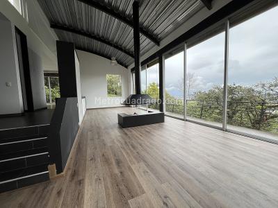 Casa de 2 alcobas en venta en Usaquen, Bogotá, 900 m² · foto 2 de 20