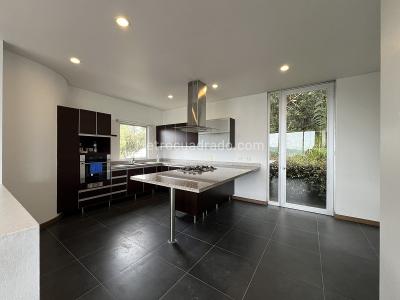 Casa de 2 alcobas en venta en Usaquen, Bogotá, 900 m² · foto 10 de 20