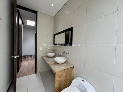 Casa de 2 alcobas en venta en Usaquen, Bogotá, 900 m² · foto 14 de 20